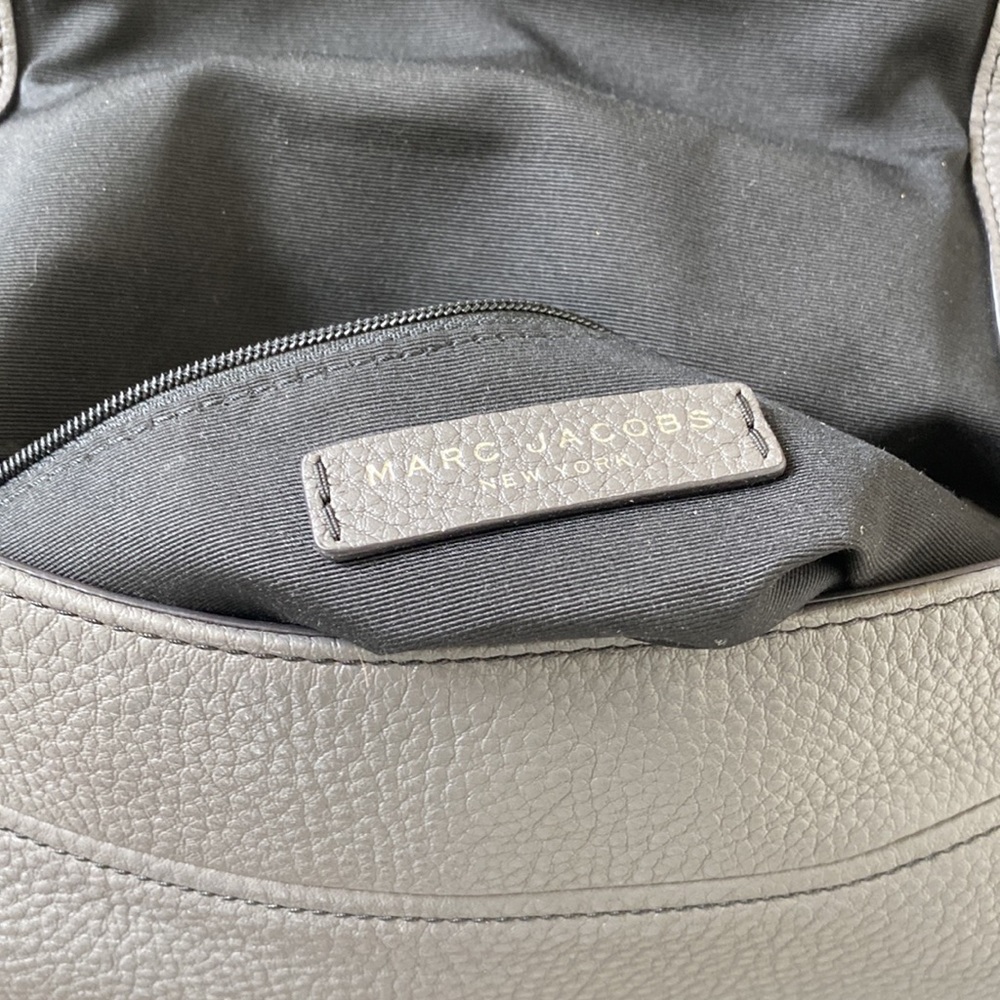 Marc Jacobs Gray Empire City Messenger Leather Crossbody Bag - Picture 4 of 5